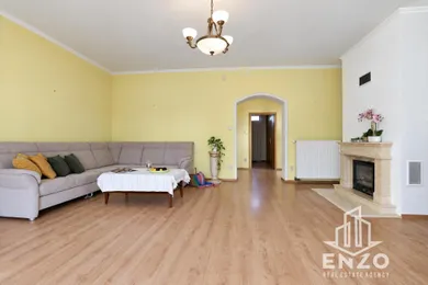 Na predaj 4-izbový dom, 88 m², Tomášov, Agátová