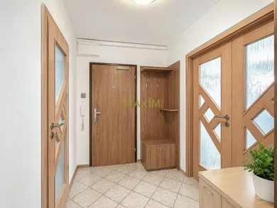 Na predaj 3-izbový byt, 69 m², Trnava, Čajkovského