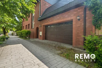 Na predaj dom, 555 m², Bratislava-Rača, Detvianska