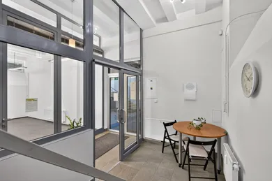 Na prenájom komerčné, 30 m², Bratislava-Nové Mesto, Vajnorská