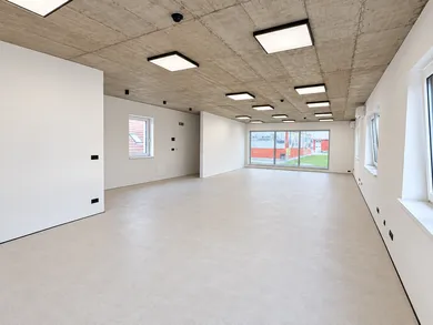 Na prenájom komerčné, 192 m², Trenčín, Bratislavská