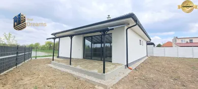 Domy na sprzedaż, 4-pokojowe, Selice · €183 700