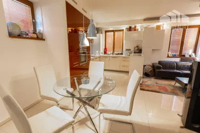 Domy na sprzedaż, 3-pokojowe, Bratislava-Vajnory · €379 000