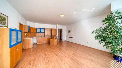 Na predaj 2-izbový byt, 71 m², Piešťany, Nálepkova