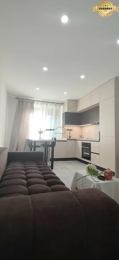 Na predaj 3-izbový byt, 56 m², Bratislava-Ružinov, Sečovská