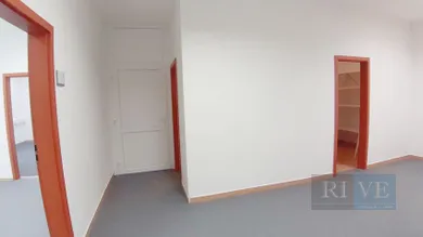 Na prenájom komerčné, 100 m², Bratislava-Ružinov, Tomášikova