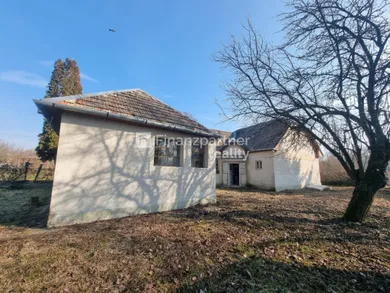 Na predaj 5-izbový dom, 334 m², Ipeľské Predmostie