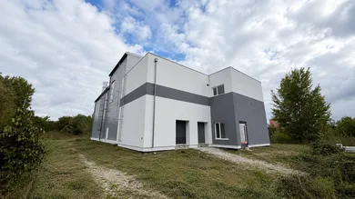 Na predaj komerčné, Senica, Kolónia