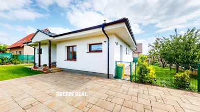 Na predaj 5-izbový dom, 188 m², Stupava