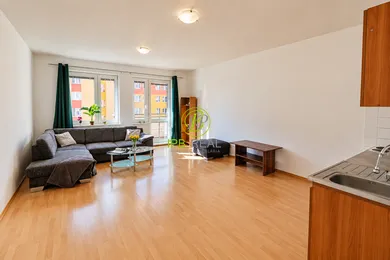 Byty na prenájom 1-izbový, Bratislava-Petržalka · €600