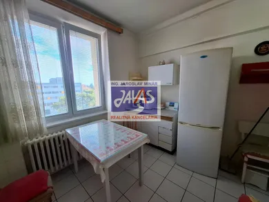 Na predaj 2-izbový byt, 60 m², Nitra, Damborského