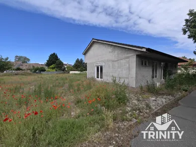 Na predaj 1-izbový dom, 125 m², Tvrdošovce, Hlavná ulica