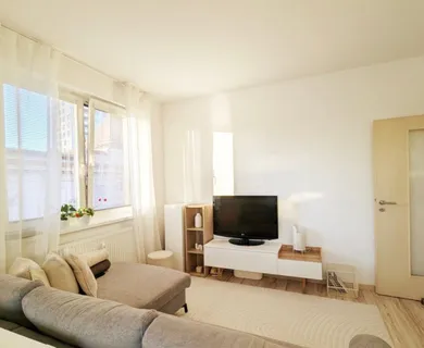 Na prenájom 2-izbový byt, 50 m², Bratislava-Ružinov, Jégého