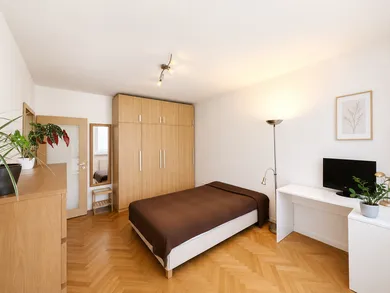 Na prenájom 2-izbový byt, 48 m², Pezinok, Moyzesova