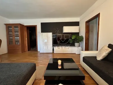 Na prenájom 3-izbový byt, 77 m², Ružomberok