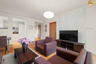 Na prenájom 2-izbový byt, 54 m², Bratislava-Staré Mesto