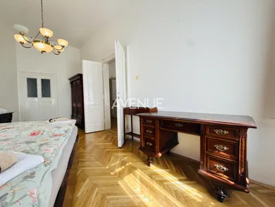Na predaj 3-izbový byt, 82 m², Bratislava-Staré Mesto, Karadžičova
