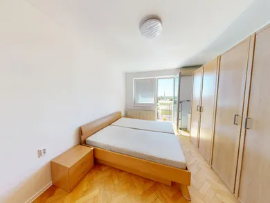 Na prenájom byt v Pezinok · €650 · Pôvodný stav