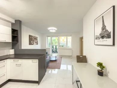 Na predaj 2-izbový byt, 43 m², Bratislava-Záhorská Bystrica