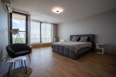 Na prenájom 4-izbový byt, 170 m², Bratislava-Staré Mesto