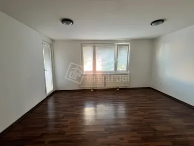 Na prenájom 3-izbový byt, 65 m², Šamorín, Hlavná
