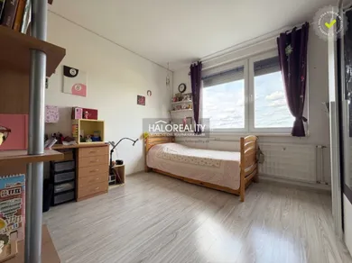 Na predaj 4-izbový byt, 98 m², Partizánske, Pod Šípkom