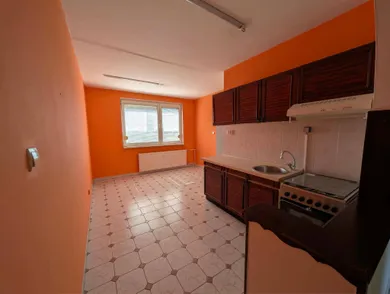 Na predaj 2-izbový byt, 57 m², Komárno, Meštianska ul.