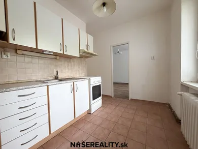 Na predaj 2-izbový byt, 58 m², Pezinok, Záhradná