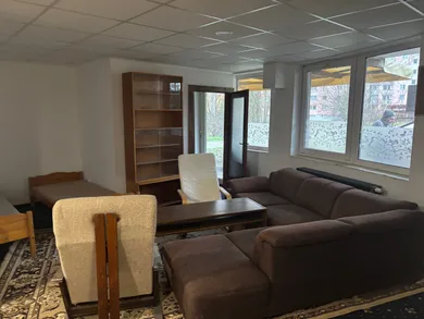 Na prenájom 1-izbový byt, 55 m², Trenčín, Halalovka