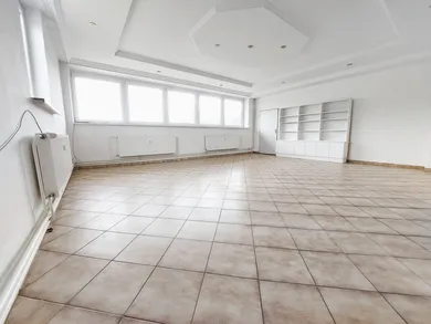 Коммерческие помещения в аренду, Rajec · €450