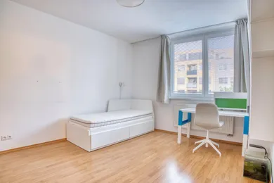 Na prenájom 2-izbový byt, 65 m², Bratislava-Devínska Nová Ves