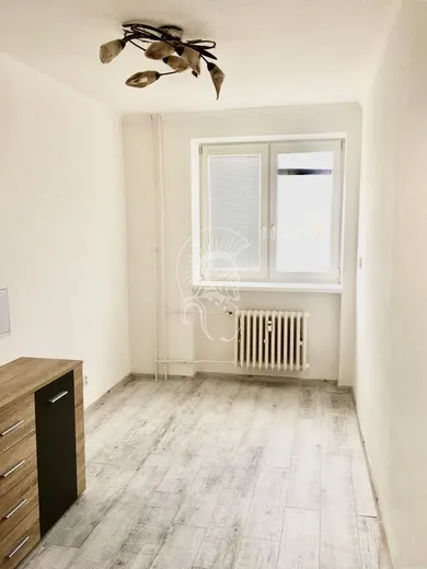 Na prenájom 3-izbový byt, 60 m², Košice-Juh, Krivá