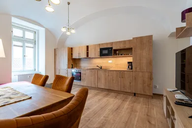 Na prenájom 4-izbový byt, 81 m², Košice-Staré Mesto, Hlavná