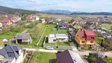 Na predaj 4-izbový dom, 158 m², Trenčín