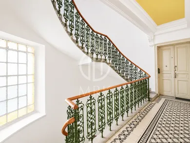 Na predaj 4-izbový byt, 160 m², Bratislava-Staré Mesto, Tolstého