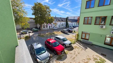 Na prenájom komerčné, 100 m², Levice, Nám. E. M. Šoltésovej