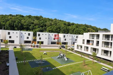 Na predaj 1-izbový byt, 36 m², Bratislava-Dúbravka, Agátová
