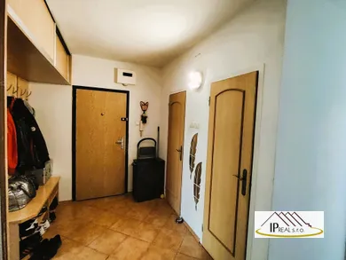 Na predaj 3-izbový byt, 65 m², Bratislava-Petržalka, Lachova