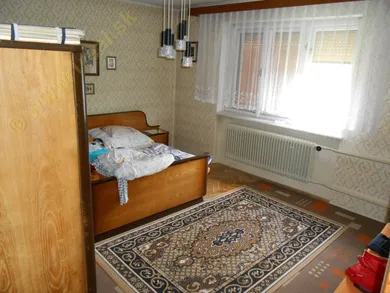 Na predaj 6-izbový dom, 140 m², Banská Bystrica