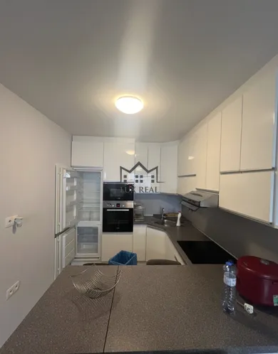 Na prenájom 3-izbový byt, 78 m², Bratislava-Nové Mesto, Nobelova