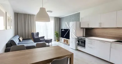 Na predaj 4-izbový byt, 80 m², Bratislava-Dúbravka, Agátová