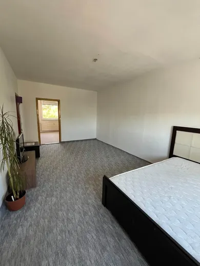 Na predaj 3-izbový byt, 76 m², Štúrovo, Smetanova