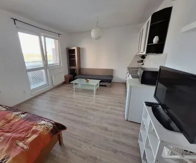Na predaj 1-izbový byt, 37 m², Bratislava-Dúbravka, Nejedlého