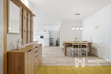 Na predaj 3-izbový byt, 98 m², Sereď, Pivovarská