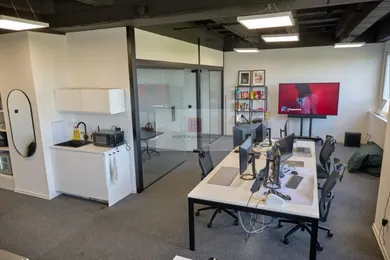 Na prenájom komerčné, 100 m², Bratislava-Ružinov, Tomášikova