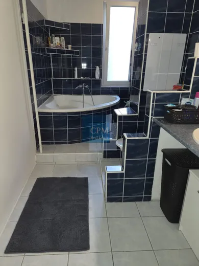 Na prenájom 1-izbový byt, 43 m², Bratislava-Ružinov, Mesačná