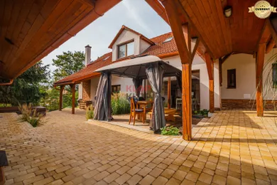 Na predaj 5-izbový dom, 335 m², Blatné, Hradská