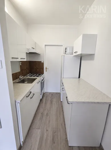 Na prenájom 2-izbový byt, 43 m², Bratislava-Lamač, Studenohorská