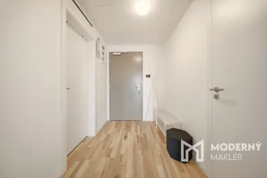 Na prenájom 1-izbový byt, 40 m², Bratislava-Staré Mesto, Bottova ulica