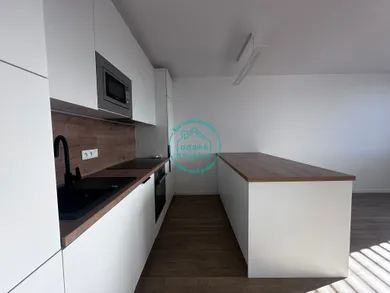 Mieszkania na wynajem, 1-pokojowe, Nové Zámky · €490